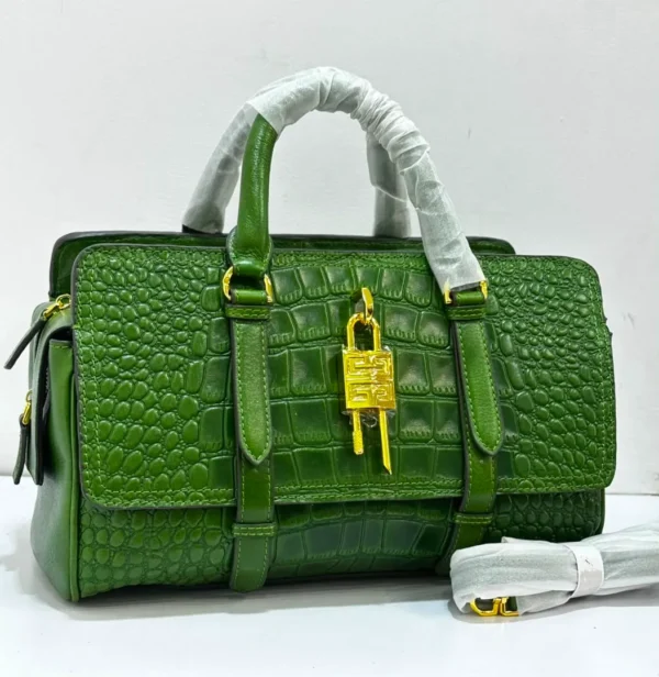 Givenchy Antigona green (1) Givenchy Antigona