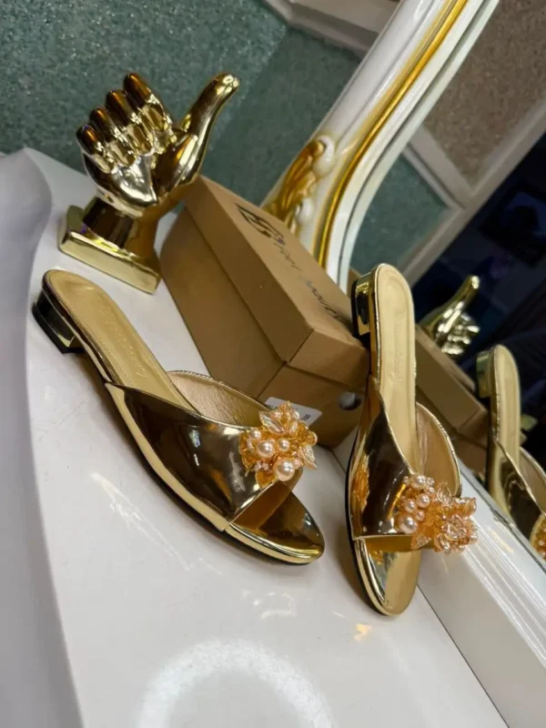 Feet Beauty gold metallic pearl crystal flower mule flat – Pamzy Wears Lagos